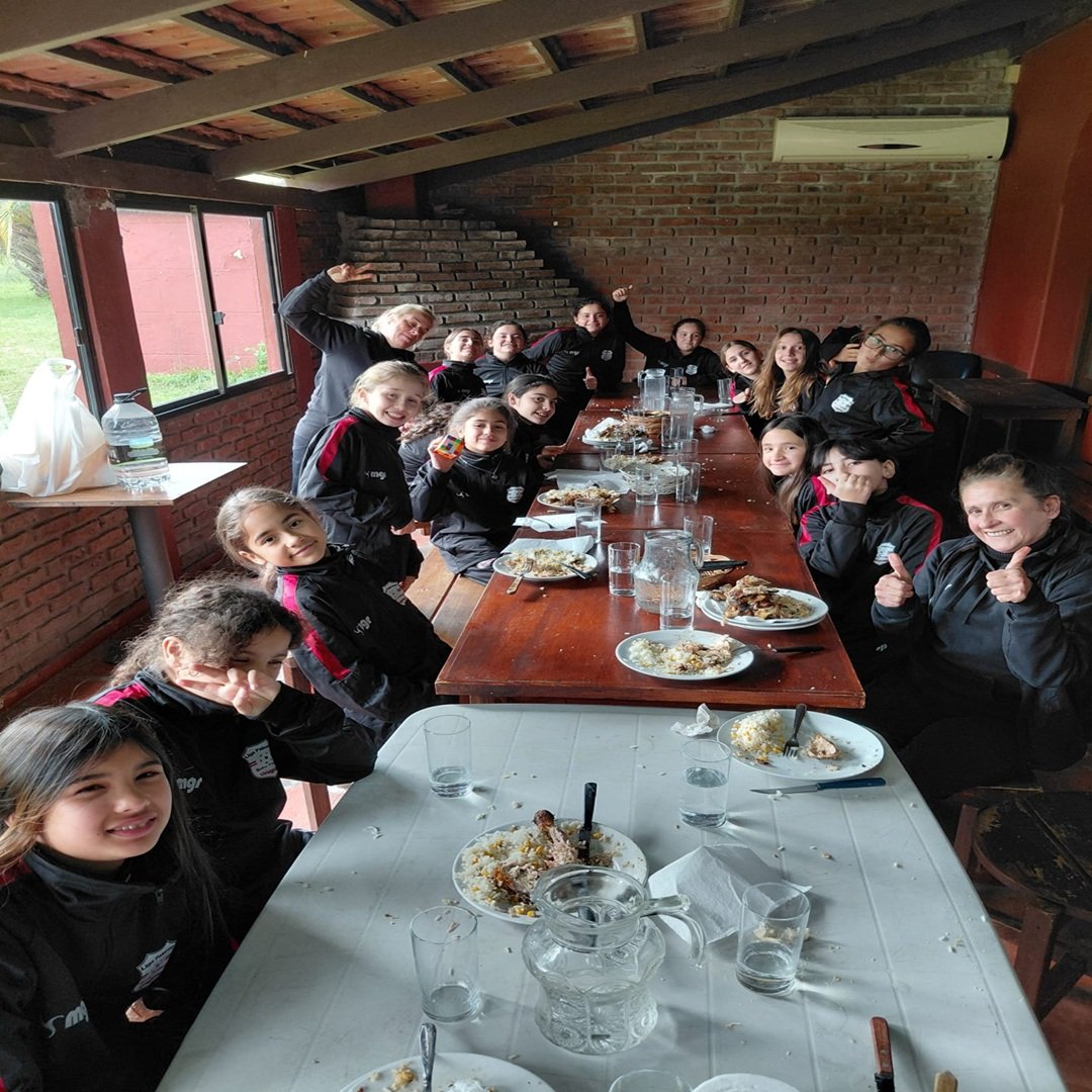 Imagen 3 de ⚽❤️🖤 ¡Así comenzaron a vivir esta nueva experiencia nuestras niñas Sub-11